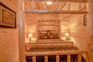 6 bedrooms, iron/ironing board, free WiFi, bed sheets - 5 Star Seclusion w/Panoramic Mtn Views! 5 Kings! Hot Tub & Swimming Pool Access! (Sevierville)