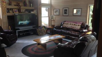 TV, DVD player, stereo, offices