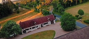 18th century farmhouse, in the countryside, sleeps 10, private pool,