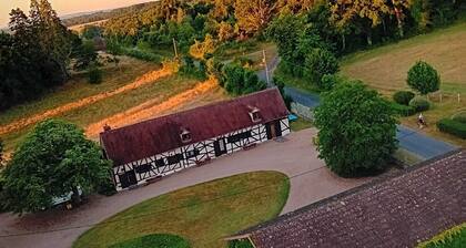 18th century farmhouse, in the countryside, sleeps 10, private pool,