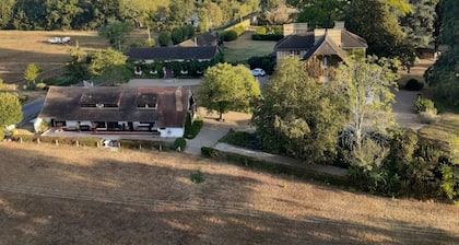 18th century farmhouse, in the countryside, sleeps 10, private pool,