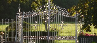 18th century farmhouse, in the countryside, sleeps 10, private pool,