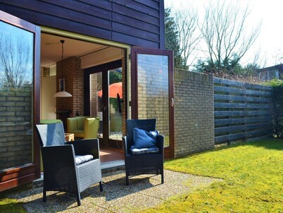 Casa independiente de 95m2, exclusiva en el borde del parque, jardín de 700m2.