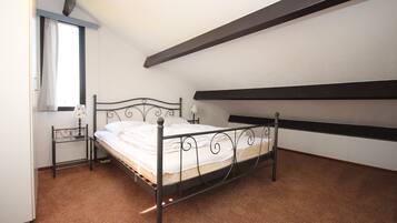 3 dormitorios, tabla de planchar con plancha, cuna de viaje y wifi