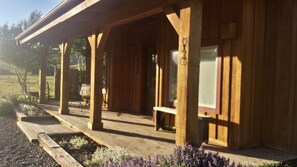 Terrace/patio - Cow Creek Suite for Two 9 Highway Miles North of Ouray in Sunny Ridgway (Ridgway)