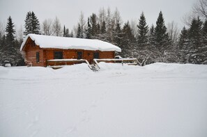 Exterior - BEAUTIFUL Log Cabin Retreat * Outdoor Activities * Snowmobile * Hike * ATV * (Shingleton)