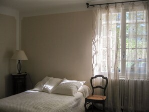 2 soverom, strykejern/-brett, wi-fi og sengetøy