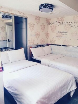 Egyptian cotton sheets, premium bedding, iron/ironing board, free WiFi - Hakkas Guesthouse (Kowloon)