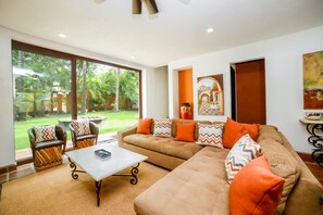 Smart TV, DVD player, video library