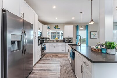 Chunky Monkey, Piscina, Inalámbrico, 55 "TV de pantalla plana, Se aceptan mascotas