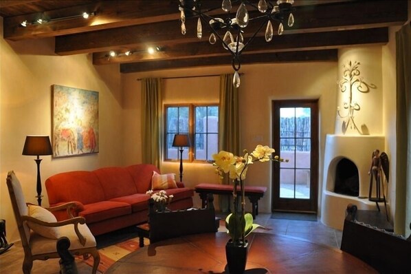 Smart TV, fireplace, video library, offices