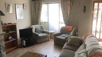 TV, fireplace, DVD player, stereo