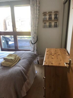 2 chambres, fer et planche à repasser, Wi-Fi, literie fournie