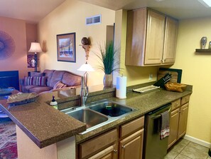 Interior - Well appointed condominium with a gorgeous view (Tucson)