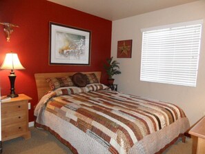 2 bedrooms, iron/ironing board, WiFi, bed sheets - Well appointed condominium with a gorgeous view (Tucson)