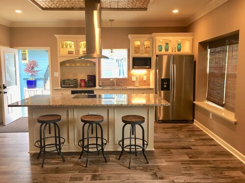 Contemporary & Chic Guest House