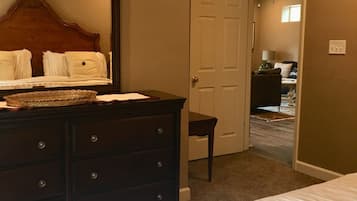 2 habitaciones, tabla de planchar con plancha, wifi y ropa de cama