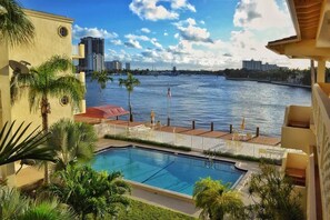 Pool - Fort Lauderdale Yacht & Beach Club 316 (Fort Lauderdale)