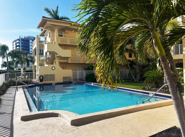 Pool - Fort Lauderdale Yacht & Beach Club 316 (Fort Lauderdale)