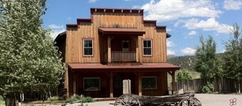 Award Winning Cow Creek Suite: Edge-Of-Town Quiet & Convenience With Great Views