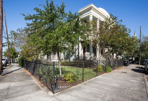 Rest, Relax, Recharge in Fully Equipped 1BR Space