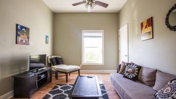 Smart TV, DVD player