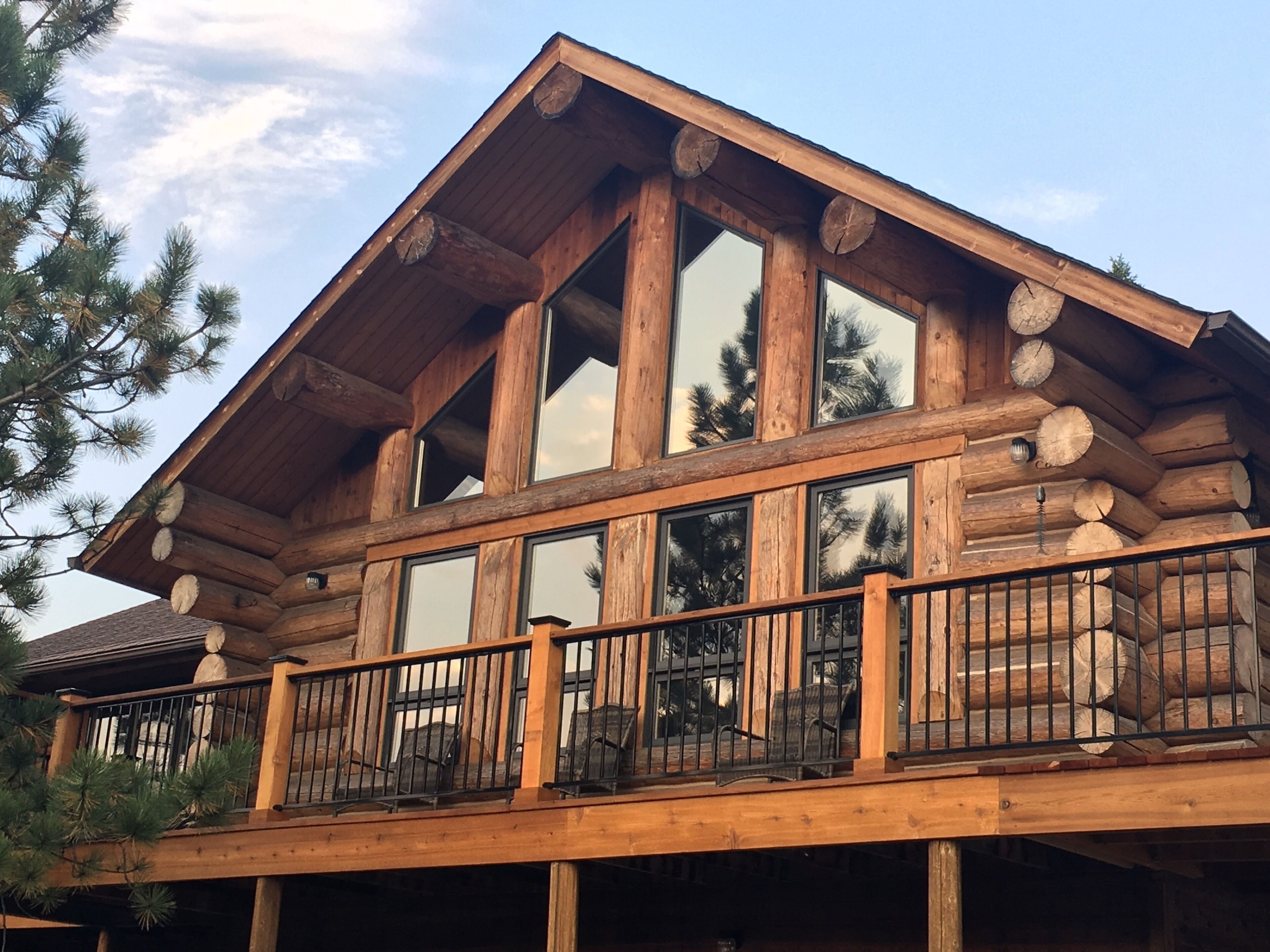 New outdoor dining! Open Concept, Fantastic Views, 1+ Acre, Hot Tub! 