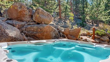 Bain à remous extérieur