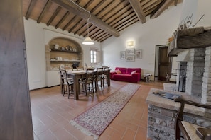 Interior - Luxury Villa with Swimmingpool in Chianti/Sleeps 21 - or more in extra suites (Montespertoli)