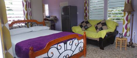 1 bedroom, internet, bed sheets