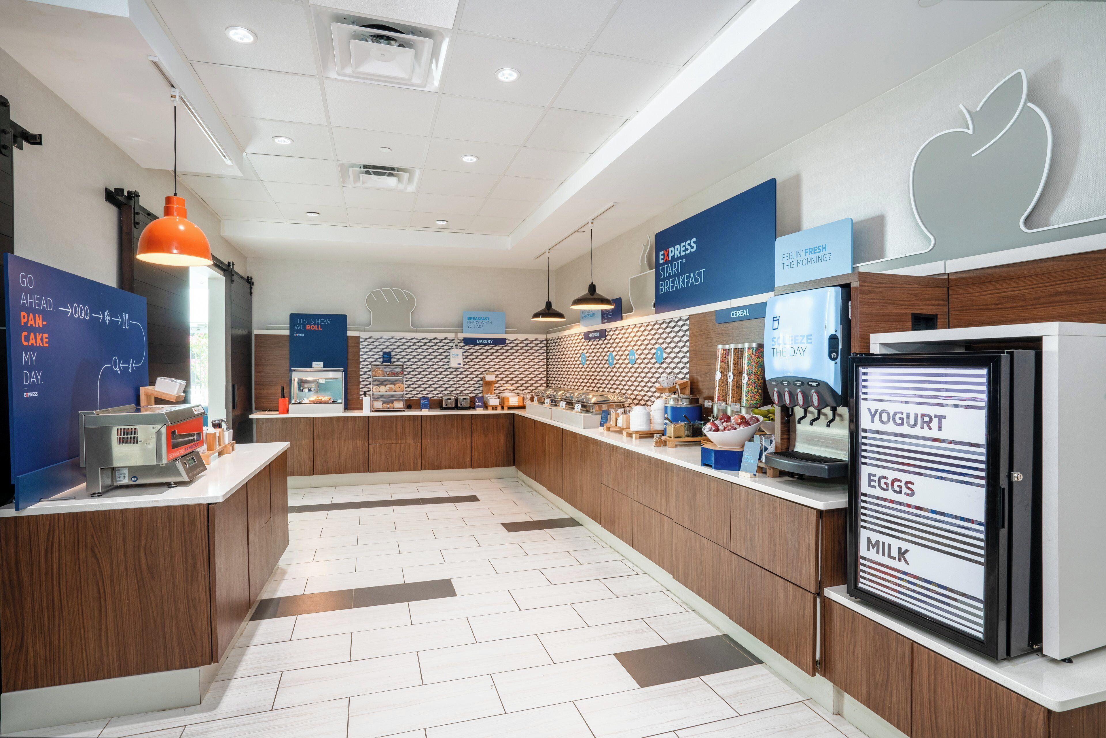 Photo - Holiday Inn Express & Suites Atlanta Airport NE - Hapeville  by IHG