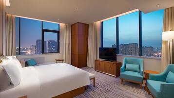 Down comforters, minibar, in-room safe, desk