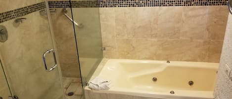 Dusche im Bad