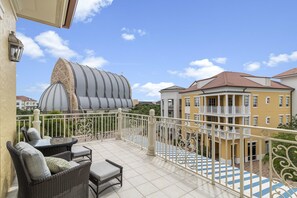 Appartement | Uitzicht vanaf balkon