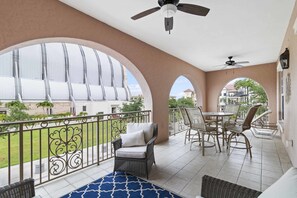 5080 Annunciation Circle, Unit 1202 | Balkon