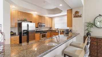 5080 Annunciation Circle, Unit 1206 | Private kitchen | Full-size fridge, microwave, oven, stovetop