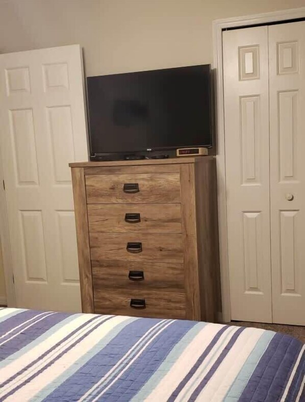 4 habitaciones, tabla de planchar con plancha y wifi gratis 