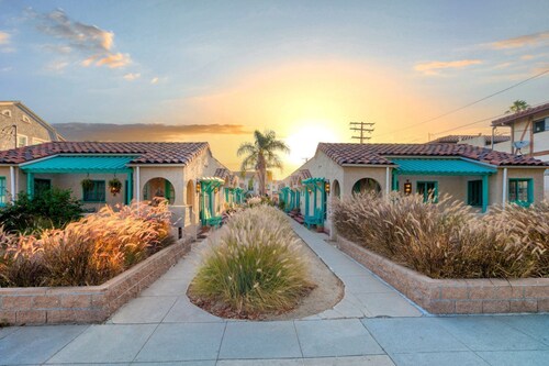 LONG TERM - EXTENDED STAY --  Free-standing Modern Studio. Free Parking