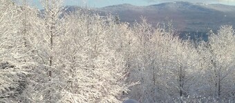 Relaxation in the mountains. Hike, Ski & explore around Jay Peak
