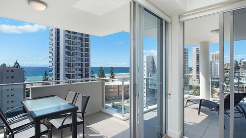 Eden Apartments Unit 901  - ビーチに近い高級2ベッドルームアパートメントRainbow Bay Coolangatta