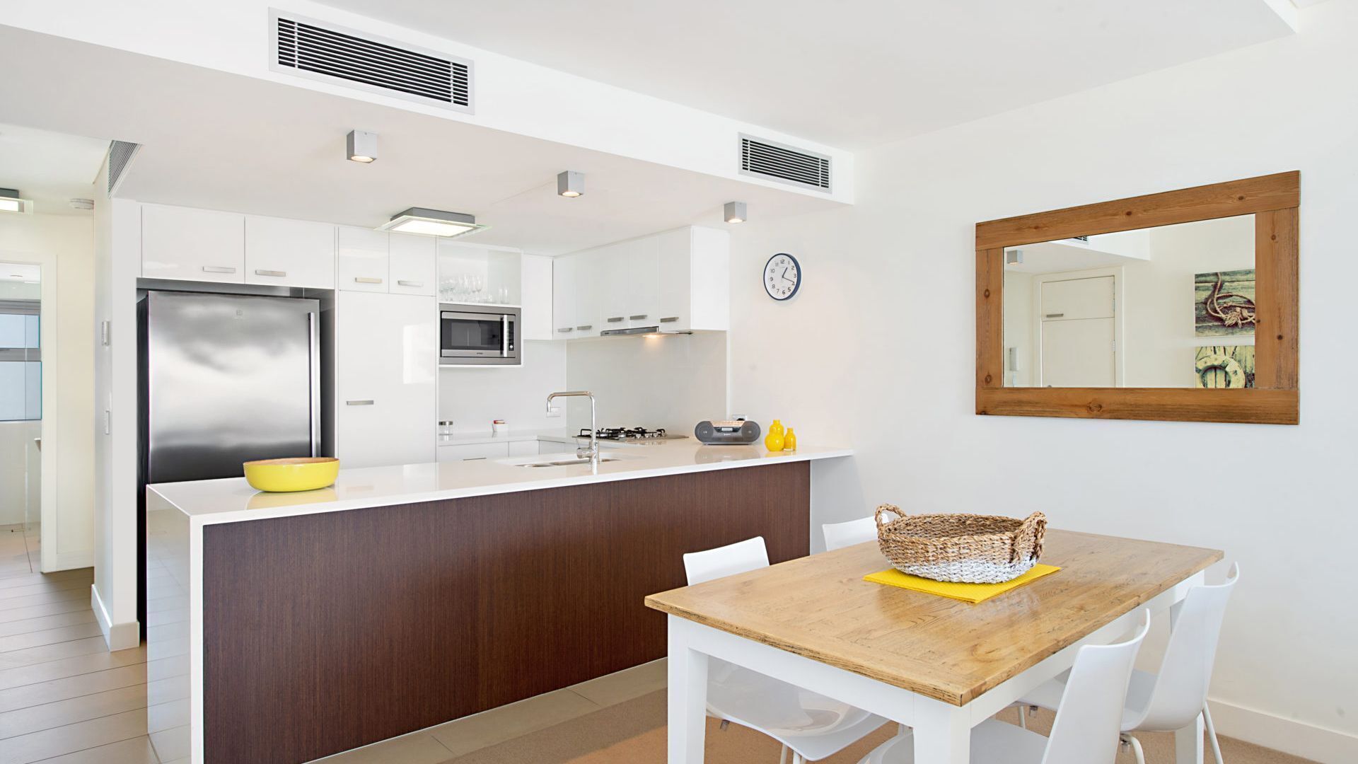 Eden Apartments Unit 901 Easy walk to Twin Towns services club and patrolled beaches with Wi-Fi Inc. — image 9