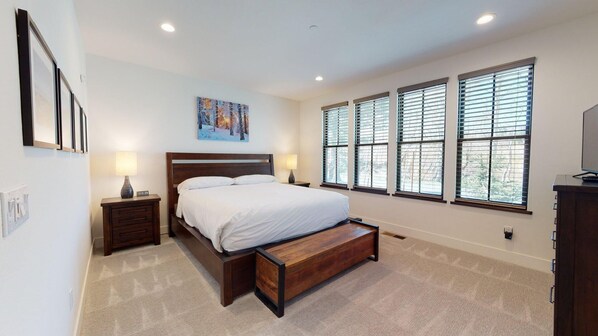 3 bedrooms, iron/ironing board, WiFi - Snowcreek Resort Vacation Rental 1531 (Mammoth Lakes)