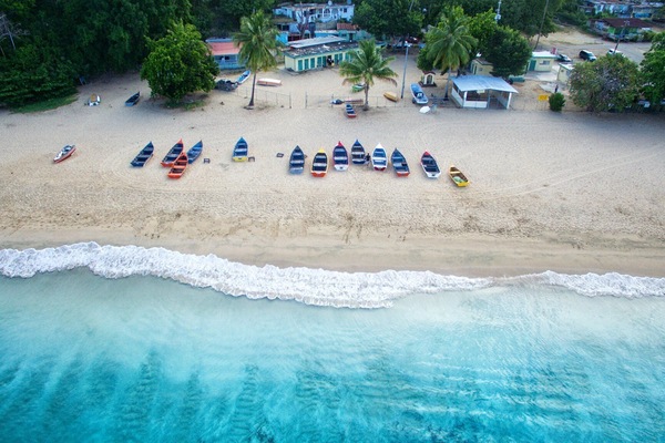 Cocoloba has a privilege location right at Crash Boat beach.