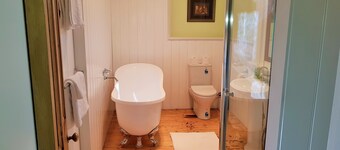 Maids' Quarters - Coragulac House 