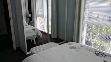 1 bedroom, iron/ironing board, bed sheets