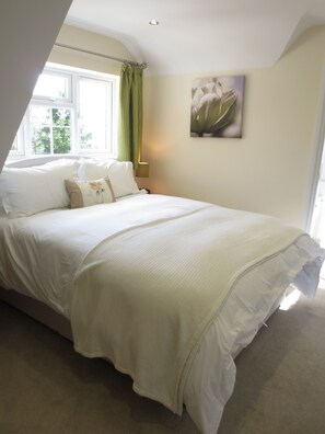 2 bedrooms, iron/ironing board, WiFi, bed sheets - Oxford Apartments 2 - Modern, beautiful Apartment fully furnished with parking (Oxford)