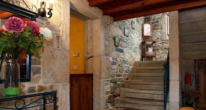 Casa rural (alquiler íntegro) A Casona para 14 personas