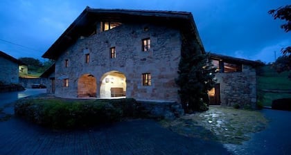 Cottage (full rental) Caserio Otalora for 15 people