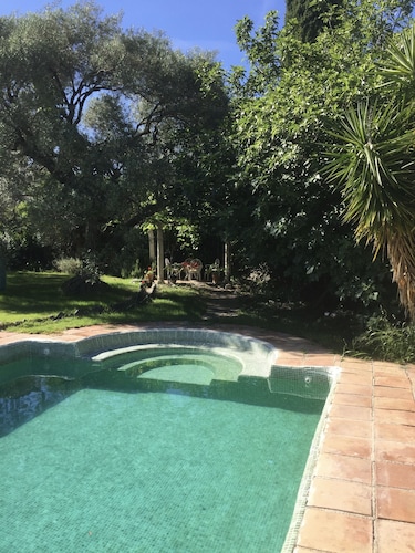 Stunning private garden + pool, spacious villa set around beautiful sun terrace