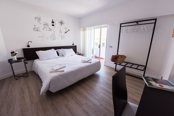 1 bedroom, iron/ironing board, internet, bed sheets